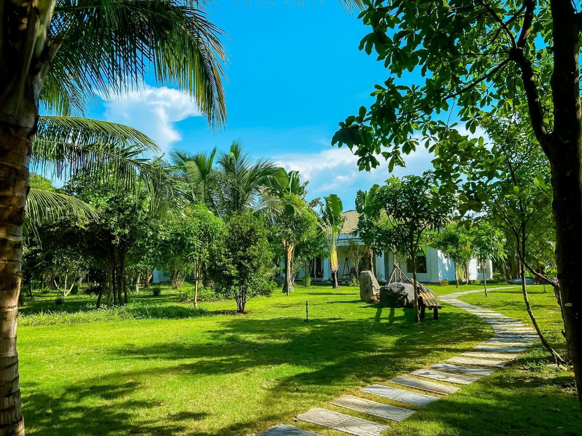 Gold Coast Hotel Resort & Spa Ðồng Hới Buitenkant foto