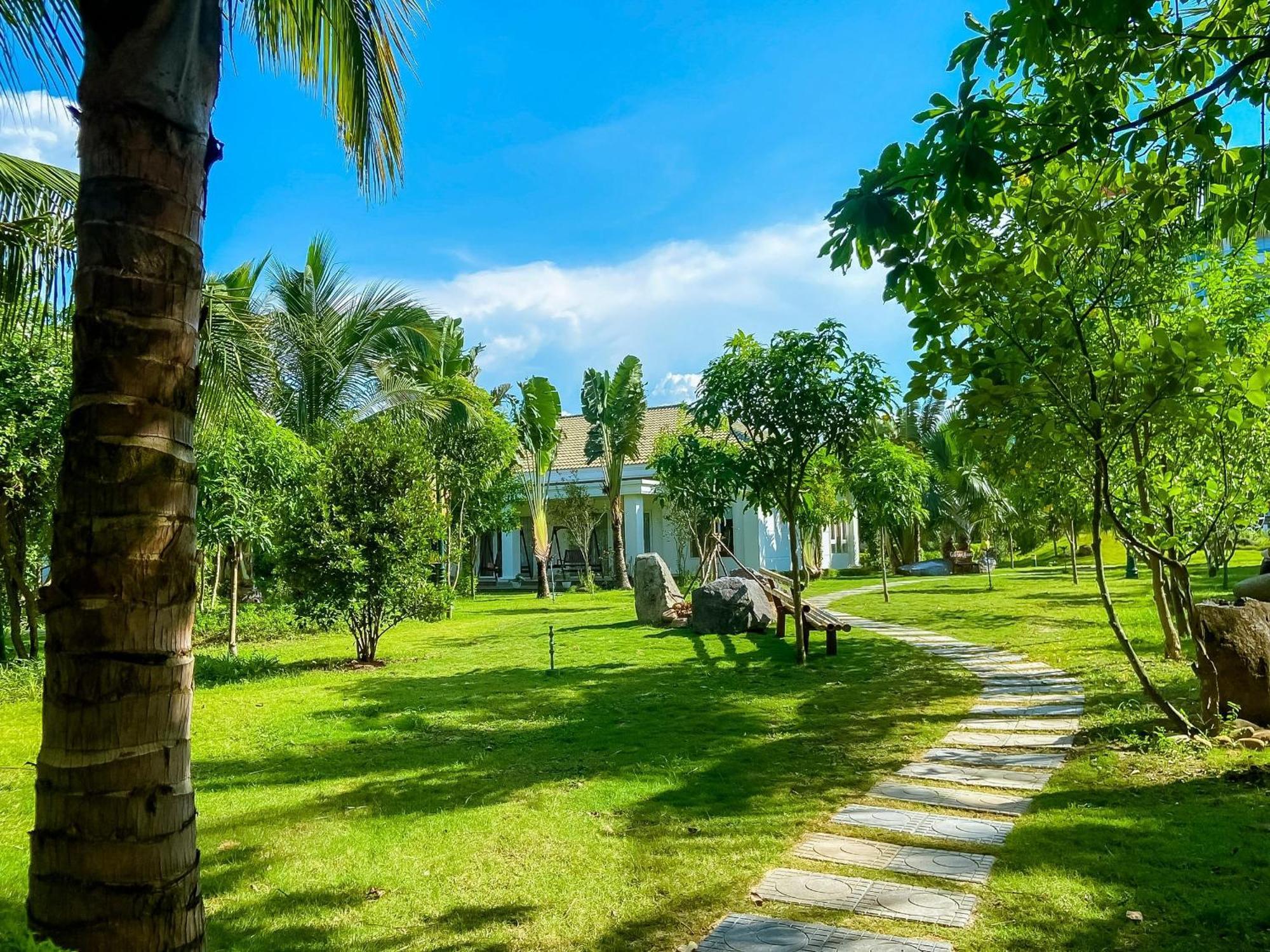 Gold Coast Hotel Resort & Spa Ðồng Hới Buitenkant foto